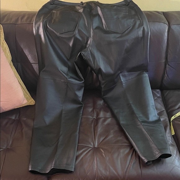 Vintage Newport News Black Leather Trousers - Picture 3 of 3